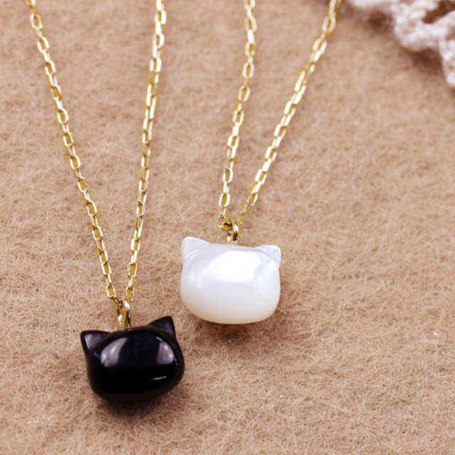 白蝶貝とオニキスのネックレス